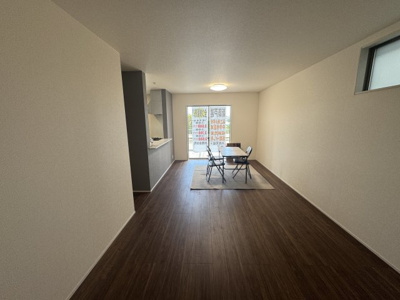 【居間・リビング】 | うるま市高江洲（全3棟） | 1号棟　LDK17.2帖♪