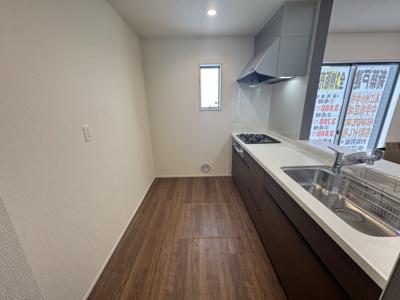 【キッチン】 | うるま市高江洲（全3棟） | 1号棟　使いやすいシステムキッチン♪