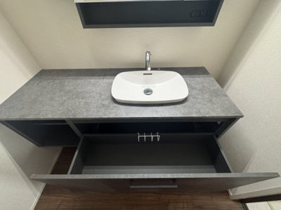 【独立洗面台】 | うるま市高江洲（全3棟） | 1号棟　オシャレで収納豊富な洗面台♪