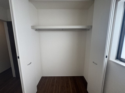 【収納】 | うるま市高江洲（全3棟） | 1号棟　洋室5.3帖＋CL付き♪