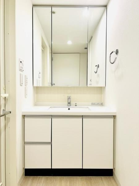 アパートメンツ三田の洗面所