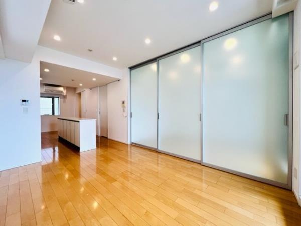 アパートメンツ三田の居間・リビング