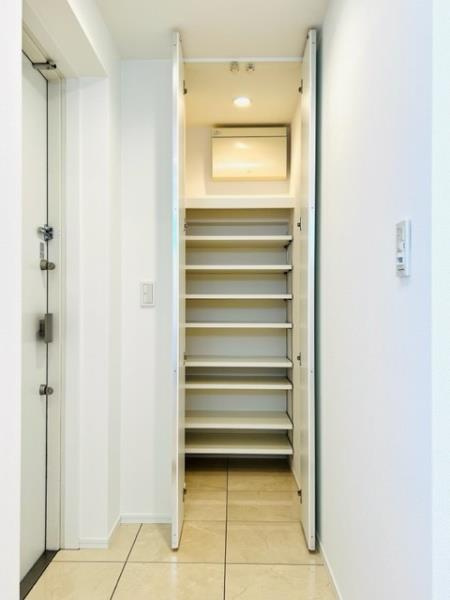 アパートメンツ三田の居間・リビング