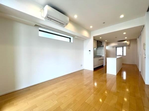 アパートメンツ三田の居間・リビング