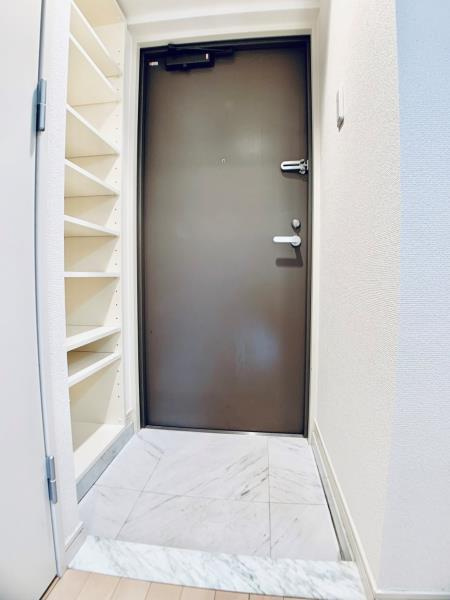 シエル白山　Ａ館の玄関