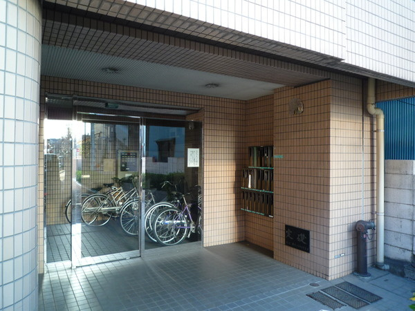 プレール本駒込のエントランス