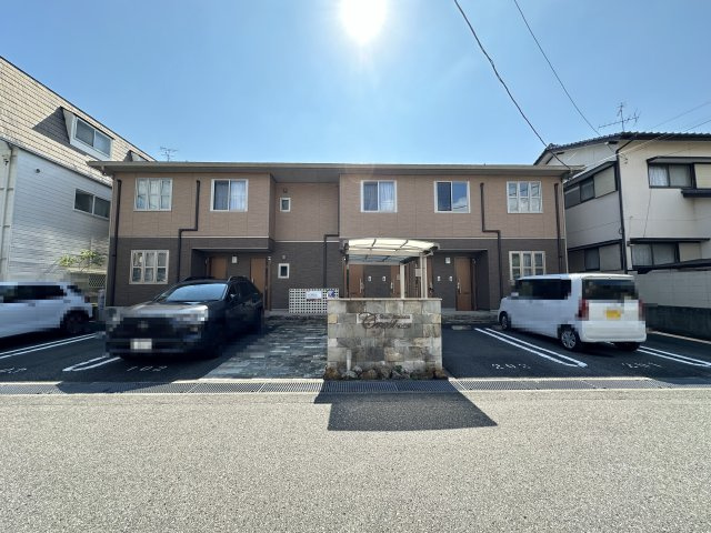 シャーメゾン クレストの外観