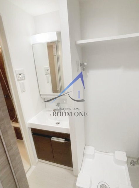 プレール・ドゥーク川崎Ⅲの洗面所|独立洗面台です。