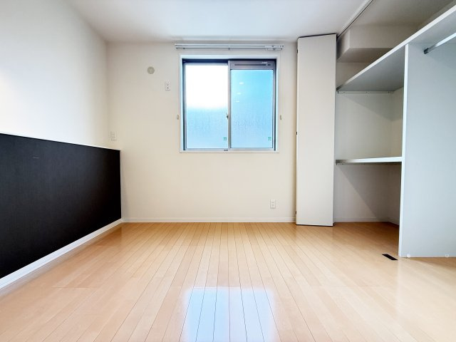 シャーメゾン中久万の駐車場