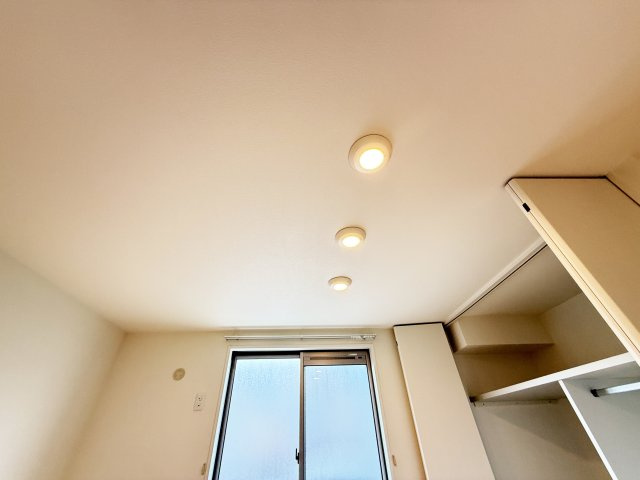 シャーメゾン中久万のエントランス