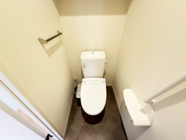 シャーメゾン中久万の浴室