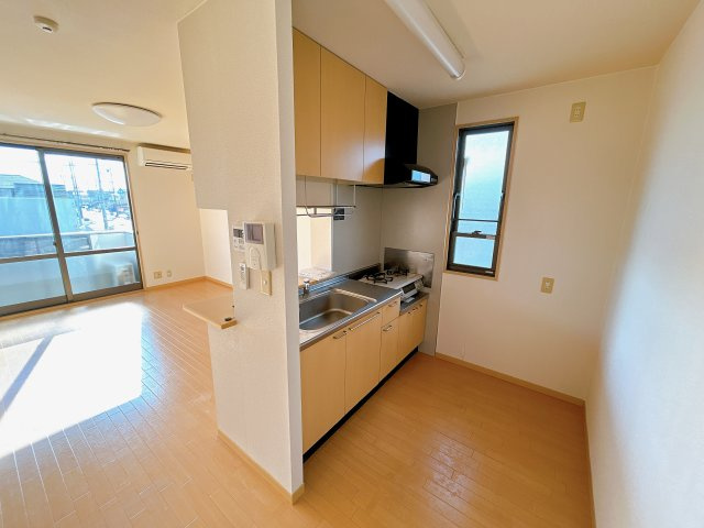 メゾン大手西棟の居間・リビング