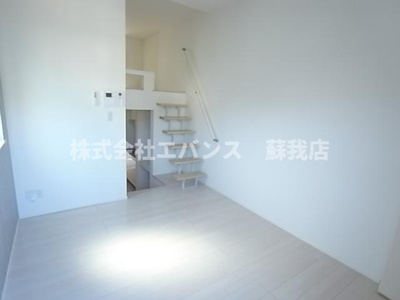 【居間・リビング】 | クレマチス本千葉 | リビングです