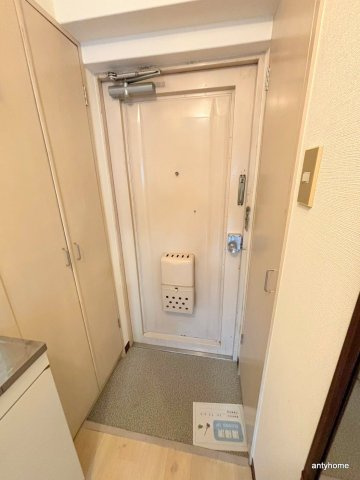 RHYTHM江坂町の玄関