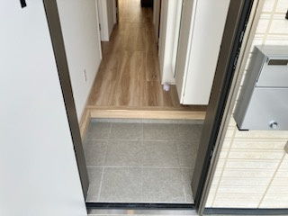 Ｆｏｒｅｓｔｙ愛子　Ｂ棟の玄関