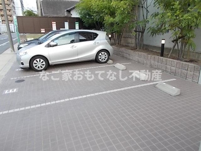 【駐車場】 | Lieben-CourtⅡ | 敷地内駐車場で便利です。