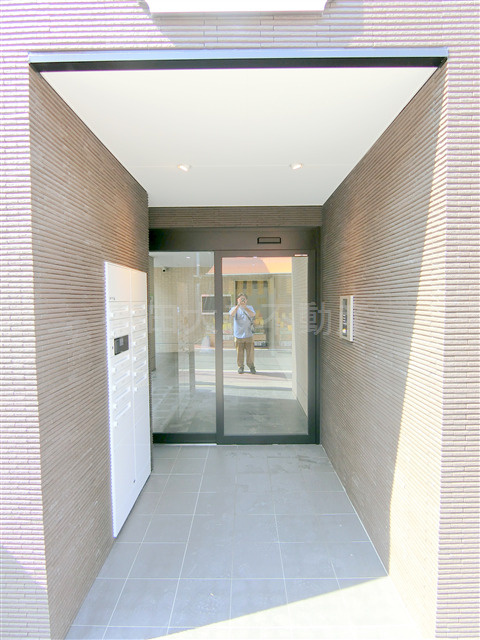 第75シンエイビルのエントランス