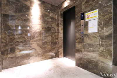 【ロビー】 | S-RESIDENCE鶴舞駅前 | 落ち着いたロビーです