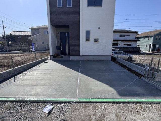 三郷市戸ケ崎新築戸建の駐車場|B号棟駐車スペース・並列2台駐車可