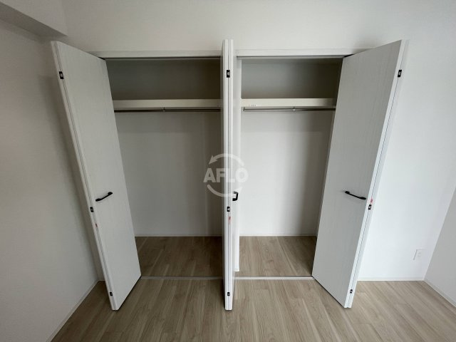 Louis Residence弁天町　弁天小学校の収納|Louis Residence 弁天町　クローゼット