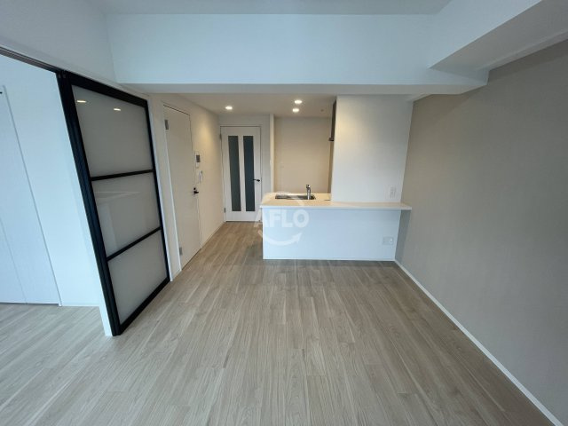 Louis Residence弁天町　弁天小学校の居間・リビング|Louis Residence 弁天町　リビング