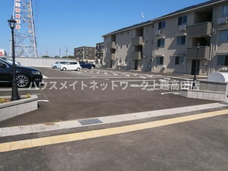 グロリアスの駐車場|消雪付駐車場