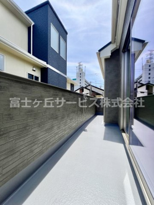 【バルコニー】 | 三島市徳倉4丁目 新築一戸建て | 広々としたバルコニーです