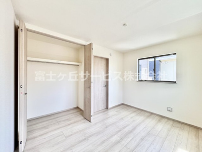 【洋室】 | 三島市徳倉4丁目 新築一戸建て | 6帖の洋室です