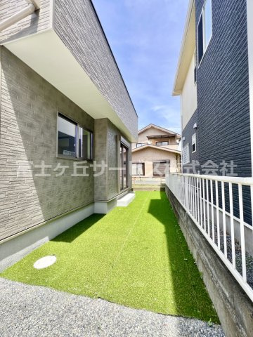 【庭】 | 三島市徳倉4丁目 新築一戸建て | お庭でゆったりと過ごせます