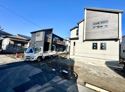 【外観】 | 三島市谷田 新築一戸建て 3号棟 | 現在建築中の外観画像です。ご内覧は同じメーカーの完成物件へご案内いたしますので、いつでもご相談ください！