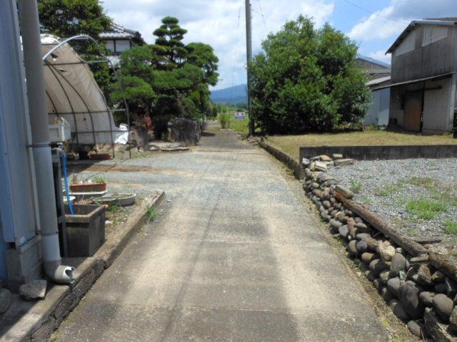 朝倉市入地　売り土地の前面道路含む現地写真|前面道路含む現地写真です