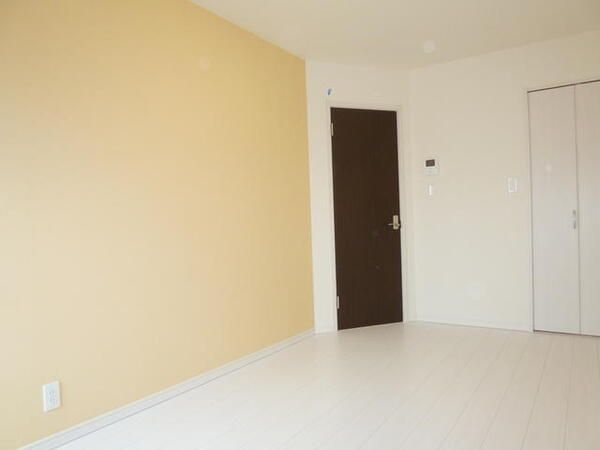 ソレイユ道場南の居間・リビング