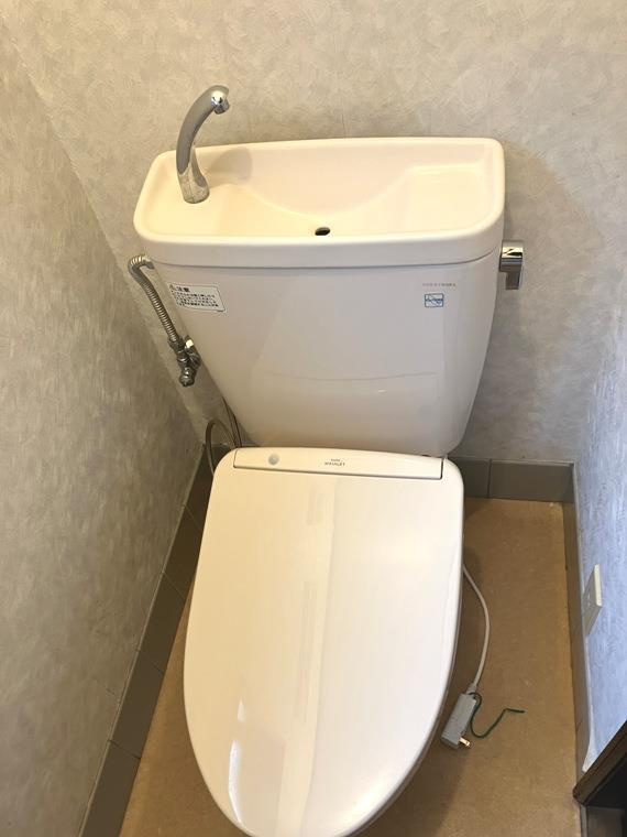 上田戸建のトイレ