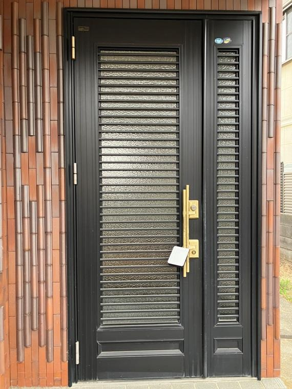 上田戸建のエントランス