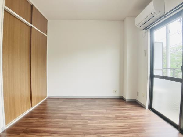 ファミール若月の居間・リビング