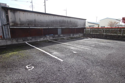 敷地内駐車場あり★要空確認