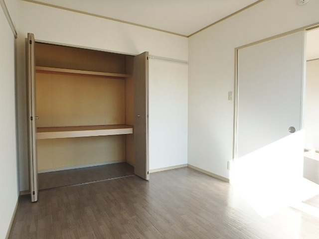 物入れのある洋室６帖