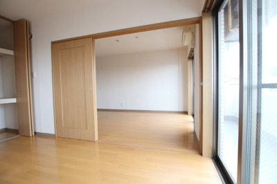 洋室からLDKにかけて
