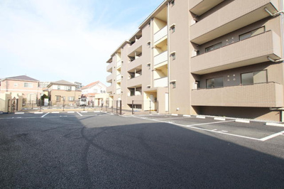 敷地内に舗装駐車場（要空き確認）