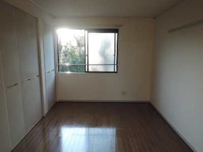 ★収納付きの洋室★