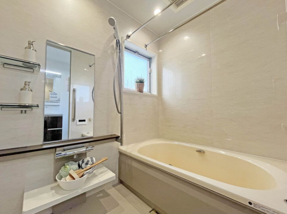 綾瀬市上土棚中６丁目　中古戸建の浴室|きれいなお風呂です