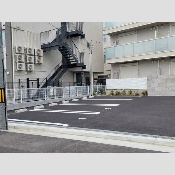 Vier Casa Dの駐車場