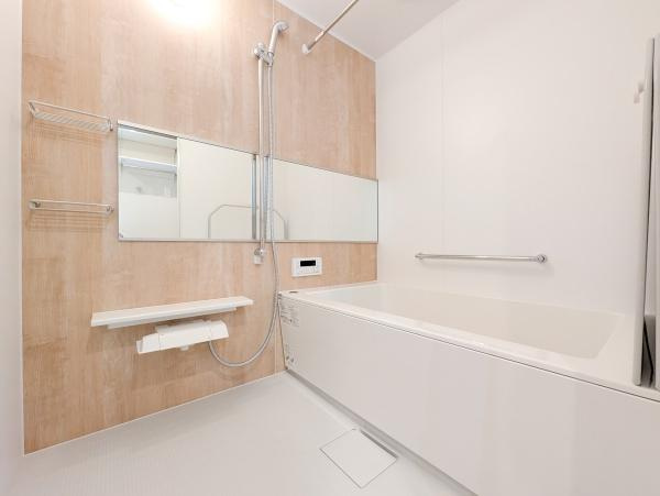 横浜パークタウンＥ棟の浴室|広々としたバスルームで一日の疲れをいやして下さい！