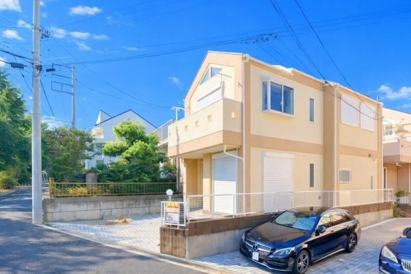 横浜市神奈川区松見町２丁目の中古一戸建の前面道路含む現地写真|周辺環境も合わせてご案内させて頂きます！
お気軽にお問い合わせ下さい！