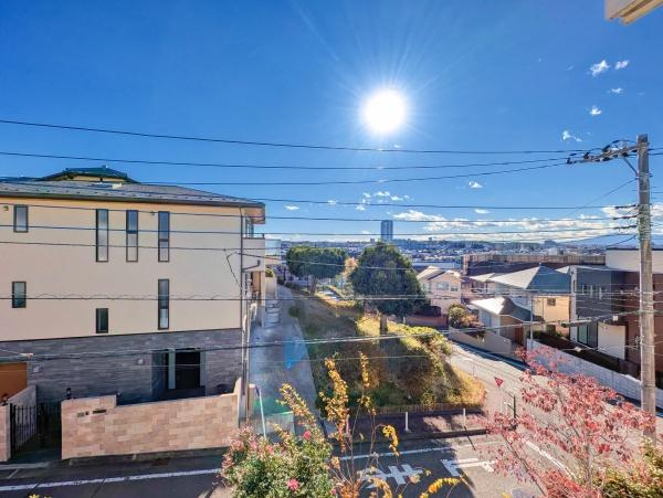 横浜市青葉区田奈町の中古一戸建のその他|バルコニーからの眺望です！
是非一度現地までお越しください。