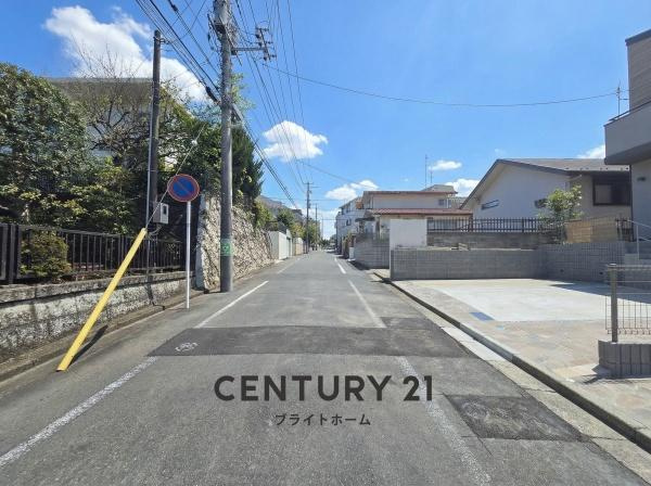 横浜市磯子区洋光台６丁目の新築一戸建の前面道路含む現地写真|周辺物件、周辺環境も合わせてご案内可能です！
お気軽にお問い合わせください。