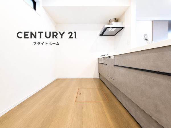 横浜市磯子区洋光台６丁目の新築一戸建のキッチン|広々としたキッチンは、
落ち着いて料理が出来ます！