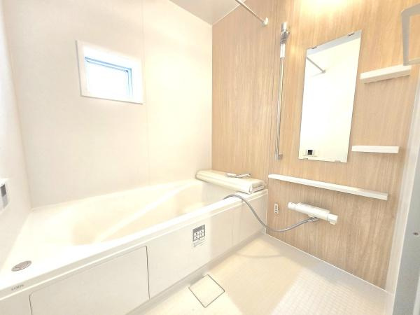 横浜市青葉区荏田町の新築一戸建の浴室|広々としたバスルームで一日の疲れをいやして下さい！