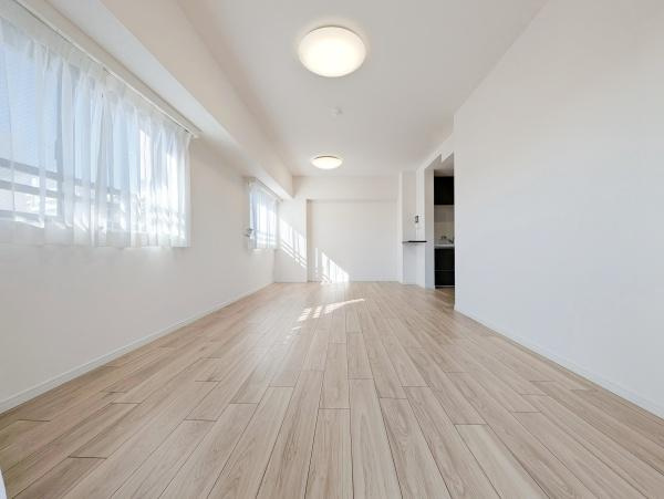 グランシティ横濱保土ケ谷の居間・リビング|家族が自然と集まるリビングは
落ち着きのある空間です♪