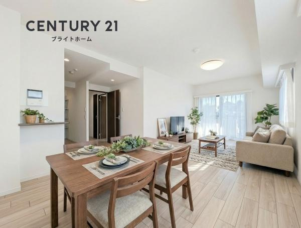 グランシティ横濱保土ケ谷の居間・リビング|家族が自然と集まるリビングは
落ち着きのある空間です♪
※家具はCG加工しています。